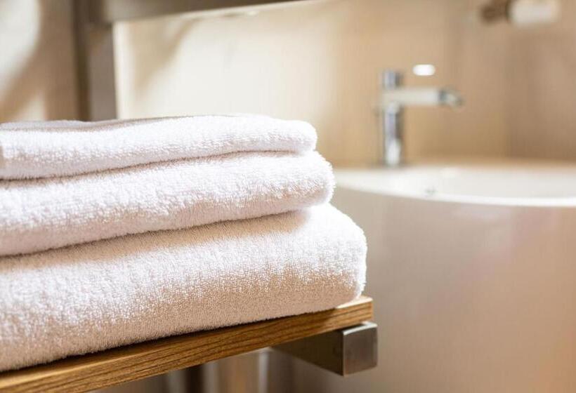 اتاق راحتی سه تخته, B&b Chez Moi