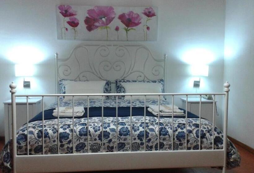 اتاق سوپریور با چشم‌انداز دریا و بالکن, B&b Il Giardino Di Villa Anna