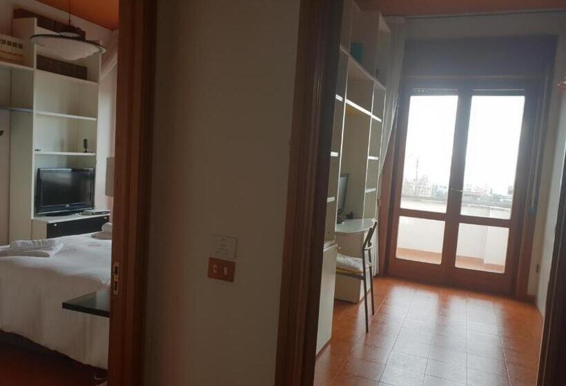 سوییت جونیور با چشم‌انداز دریا, B&b Il Giardino Di Villa Anna