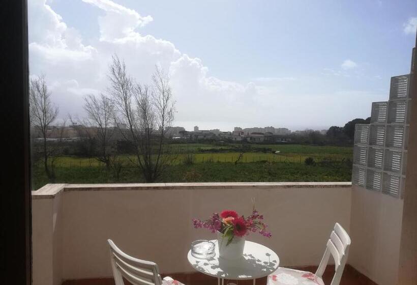 سوییت جونیور با چشم‌انداز دریا, B&b Il Giardino Di Villa Anna