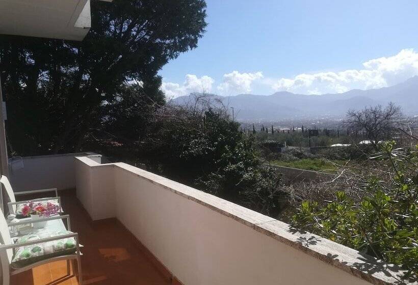 آپارتمان کلاسیک 1 خوابه, B&b Il Giardino Di Villa Anna