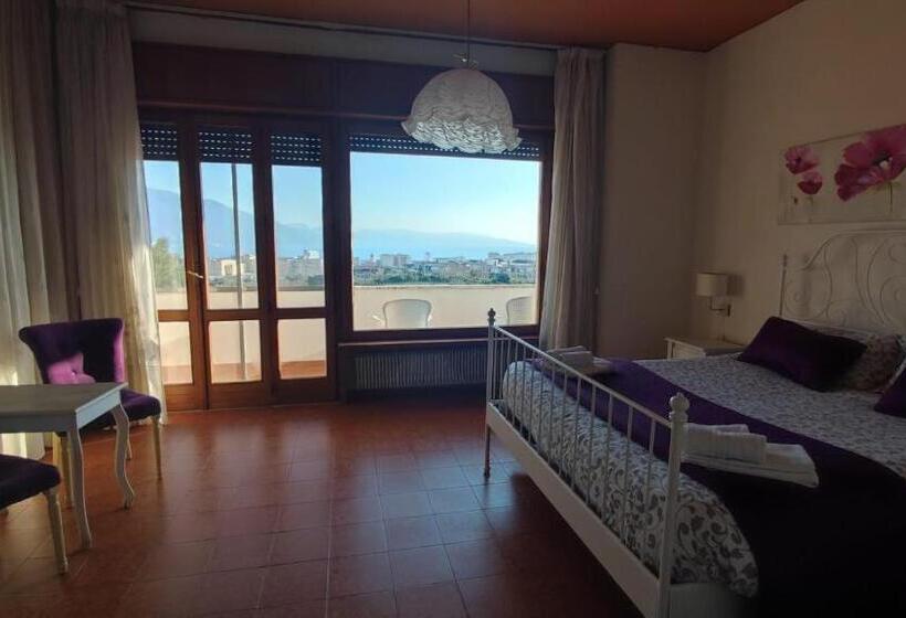 اتاق سوپریور با چشم‌انداز دریا و بالکن, B&b Il Giardino Di Villa Anna