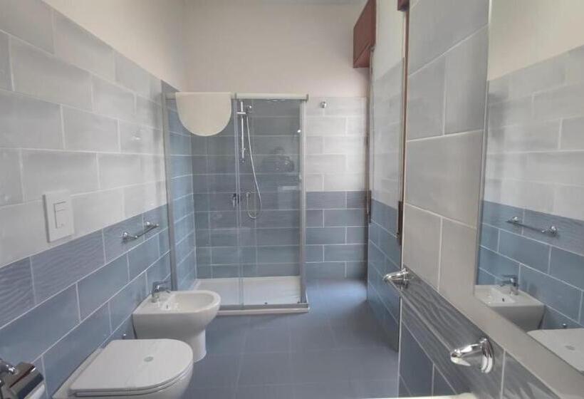 اتاق سوپریور با چشم‌انداز دریا و بالکن, B&b Il Giardino Di Villa Anna