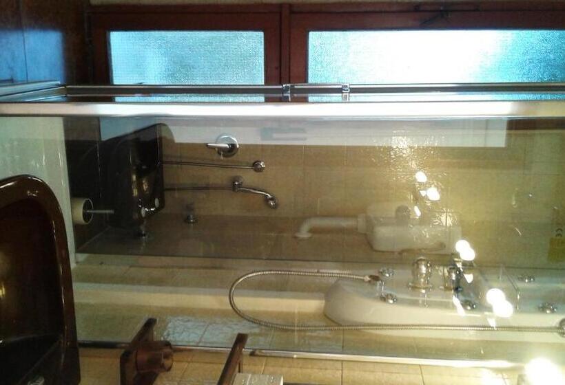 سوییت جونیور با چشم‌انداز دریا, B&b Il Giardino Di Villa Anna