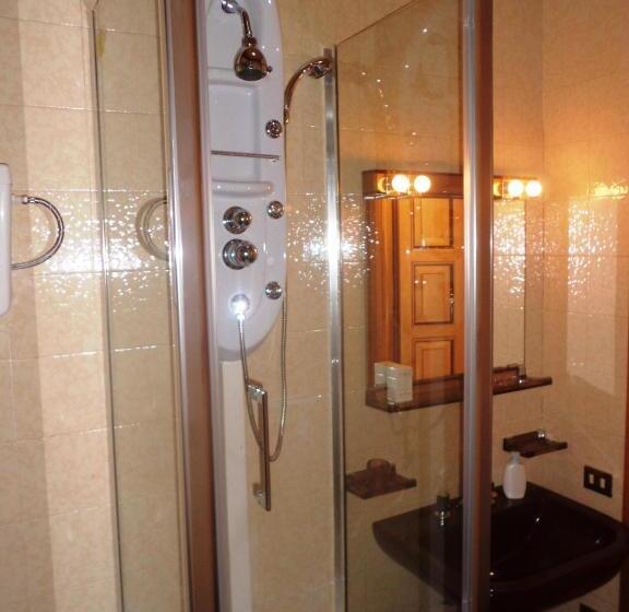 سوییت جونیور با چشم‌انداز دریا, B&b Il Giardino Di Villa Anna