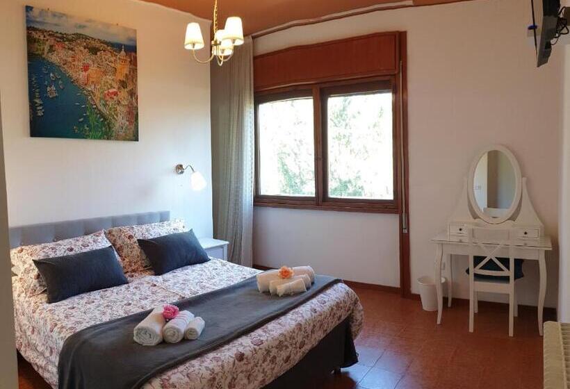 سوئیت جونیور با چشم‌انداز باغ, B&b Il Giardino Di Villa Anna