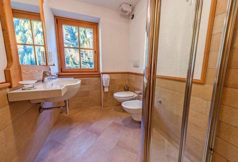 اتاق استاندارد با تخت بزرگ, Rifugio Lago Nambino