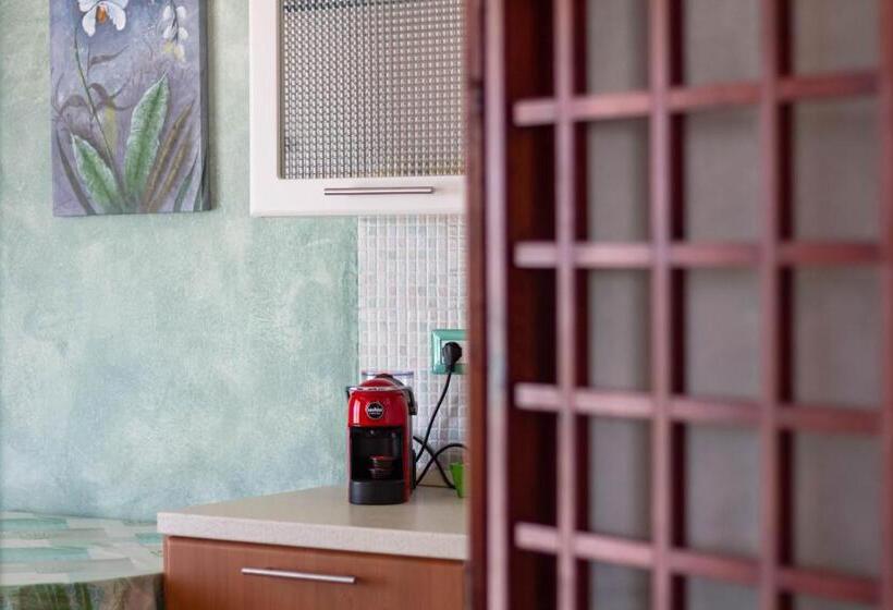 استودیوی استاندارد با چشم‌انداز دریا, Roccabianca Rooms & Studios