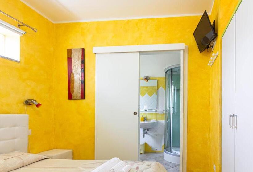 استودیو استاندارد با چشم‌انداز باغ, Roccabianca Rooms & Studios