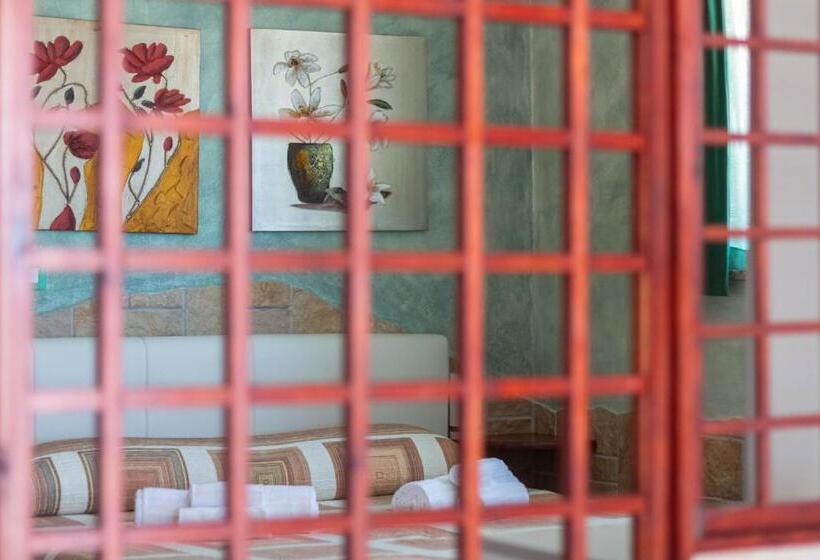 استودیوی استاندارد با چشم‌انداز دریا, Roccabianca Rooms & Studios