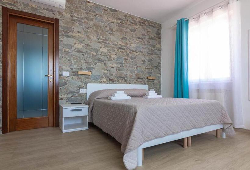 استودیوی لوکس, Roccabianca Rooms & Studios