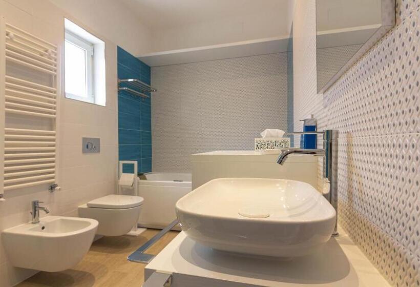 استودیوی لوکس, Roccabianca Rooms & Studios