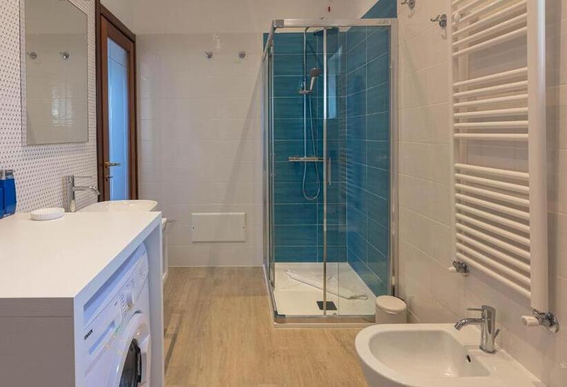 استودیوی لوکس, Roccabianca Rooms & Studios