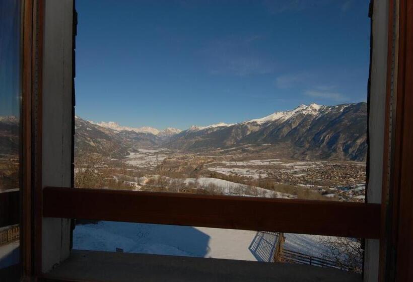 اتاق استاندارد چهار تخته, Auberge Du Rochasson