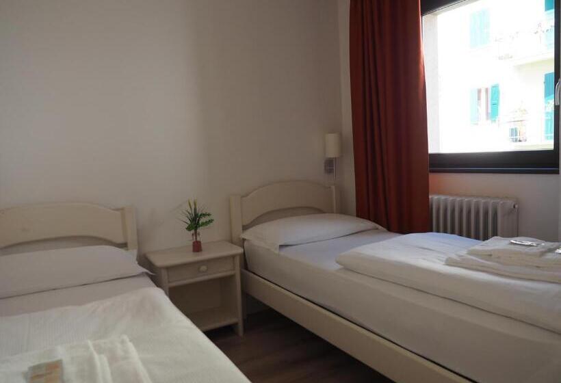 اتاق کلاسیک خانوادگی, B&b Francolini