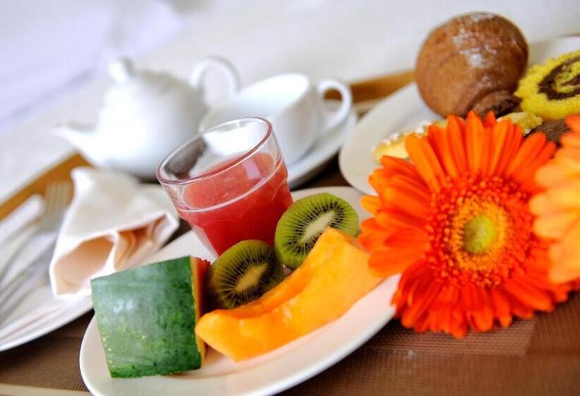 اتاق استاندارد چهار تخته, Caesar