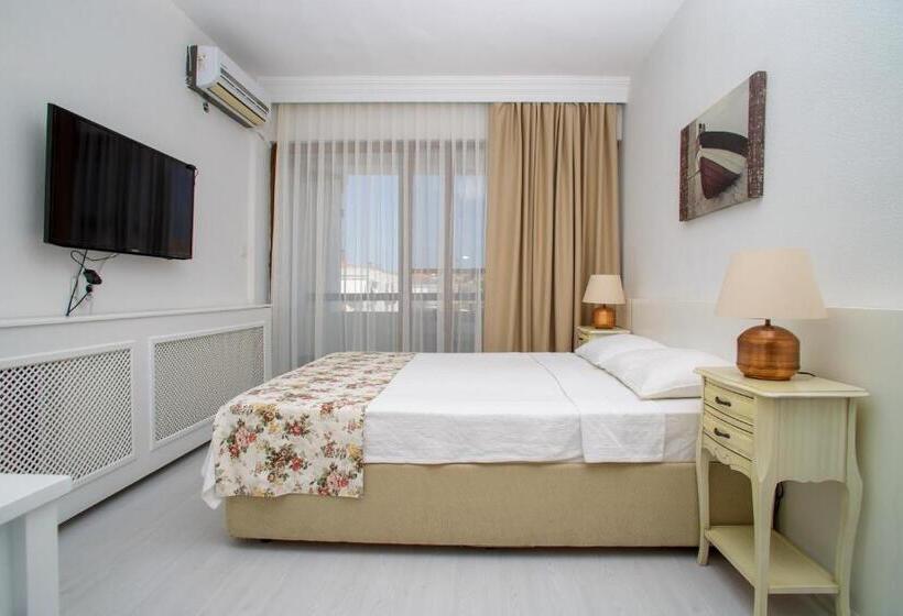 اتاق استاندارد با بالکن, Cesurlar
