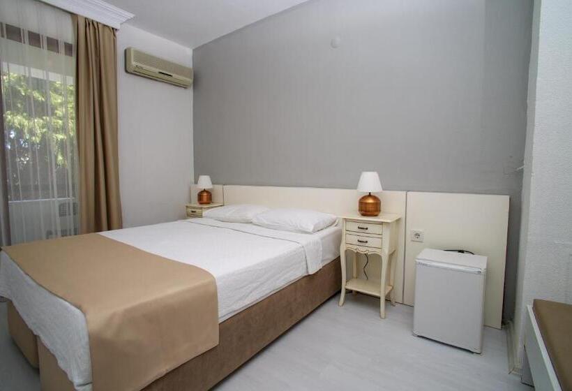 اتاق استاندارد با بالکن, Cesurlar