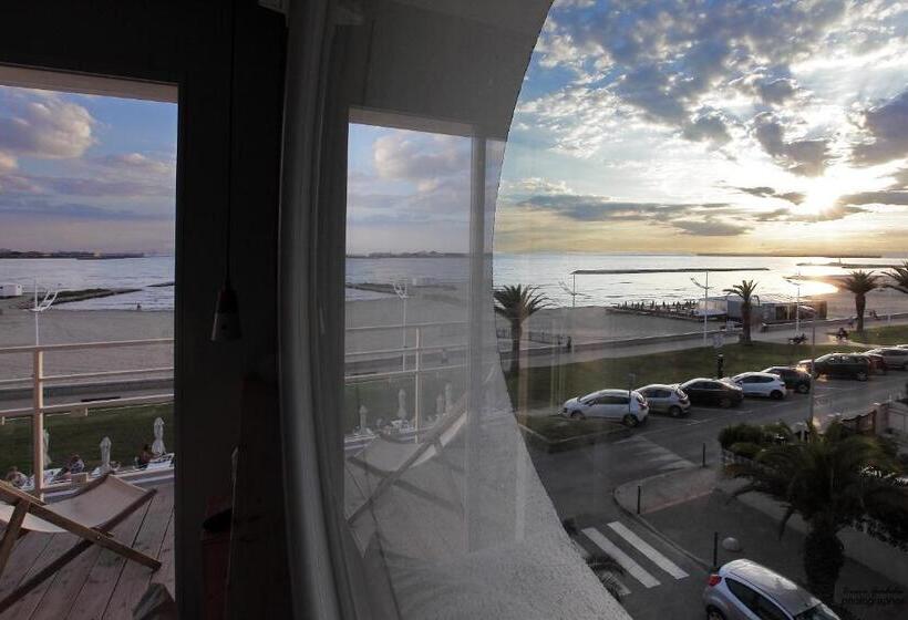 اتاق استاندارد با چشم‌انداز دریا, Cafe Miramar