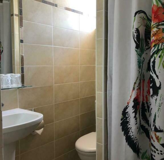 اتاق استاندارد چهار تخته, Hôtel Sans Souci