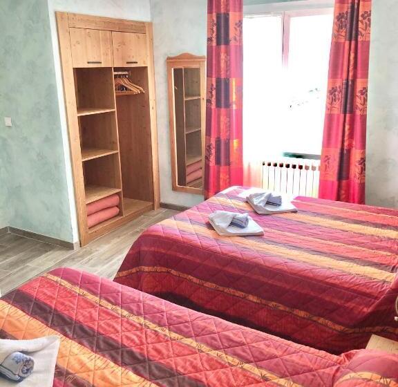 اتاق استاندارد چهار تخته, Hôtel Sans Souci