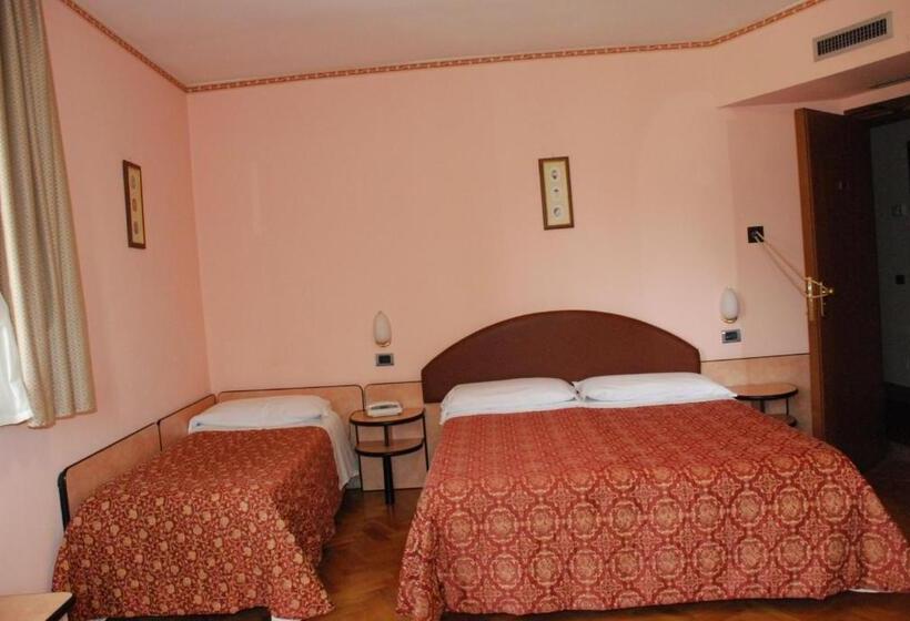 اتاق استاندارد سه نفره, Ristorante Farese