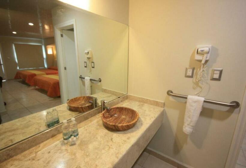 اتاق استاندارد چهار تخته, Splash Inn