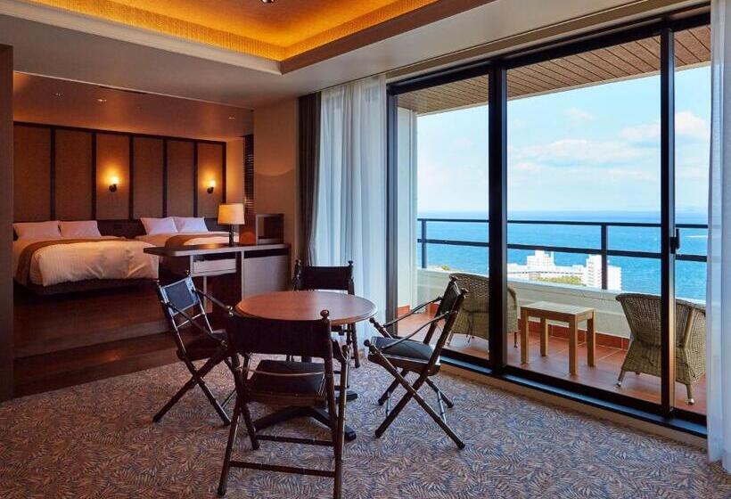 سوئیت پریمیوم با چشم‌انداز دریا, Infinito Hotel And Spa
