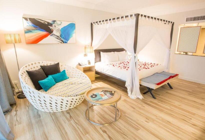 اتاق رمانتیک, Sand & Sandals Desaru Beach Resort & Spa
