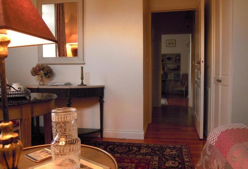 سوییت, Le Manoir De La Fieffe
