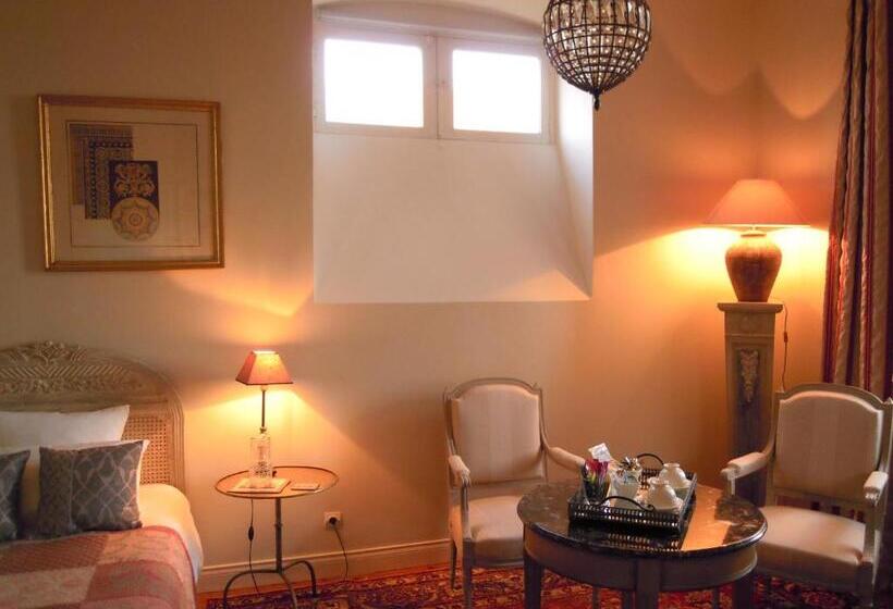 سوییت, Le Manoir De La Fieffe