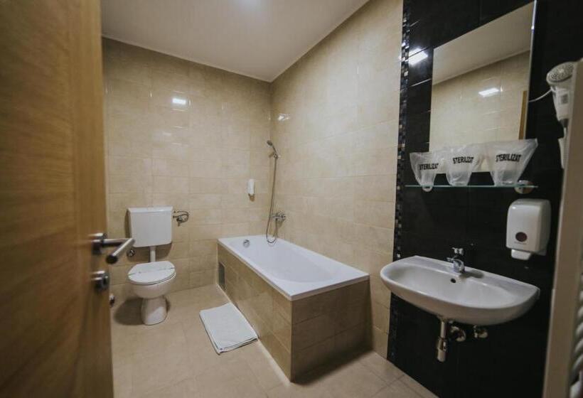 اتاق استاندارد سه نفره, Brcko Gas Doboj