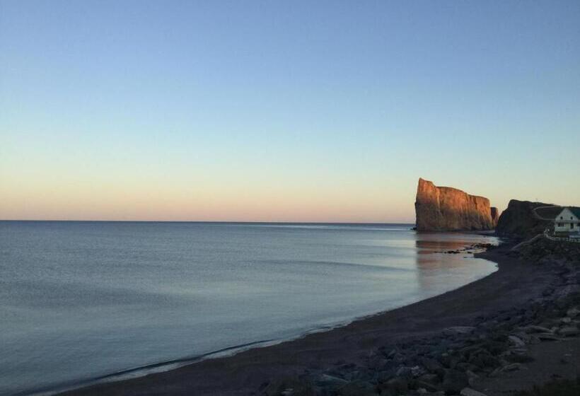 بانگلوی سوپریور, Hôtel Motel Rocher Percé