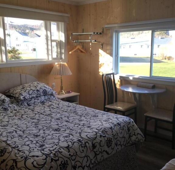 بانگلوی سوپریور, Hôtel Motel Rocher Percé