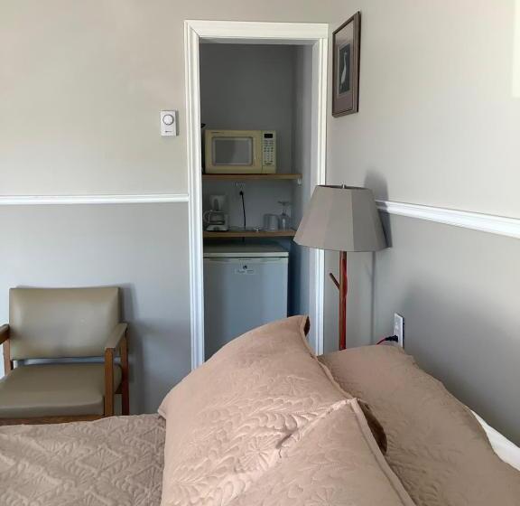 بانگلوی استاندارد, Hôtel Motel Rocher Percé