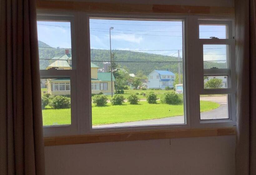 اتاق استاندارد با چشم‌انداز کوهستان, Hôtel Motel Rocher Percé