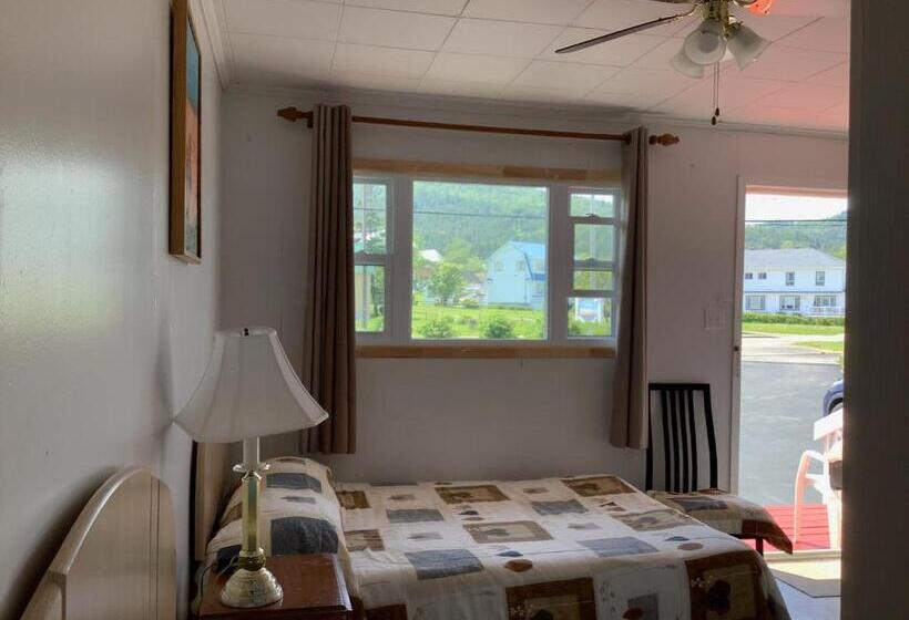 اتاق استاندارد با چشم‌انداز کوهستان, Hôtel Motel Rocher Percé