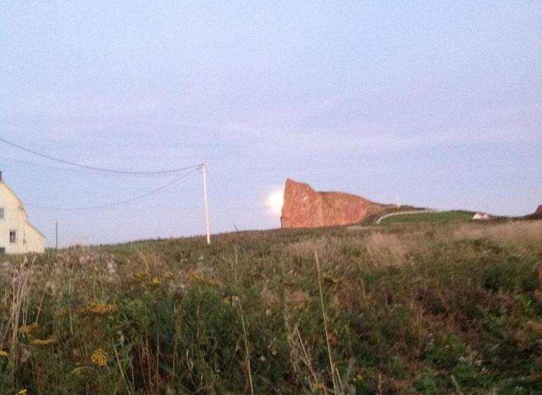 اتاق لوکس, Hôtel Motel Rocher Percé