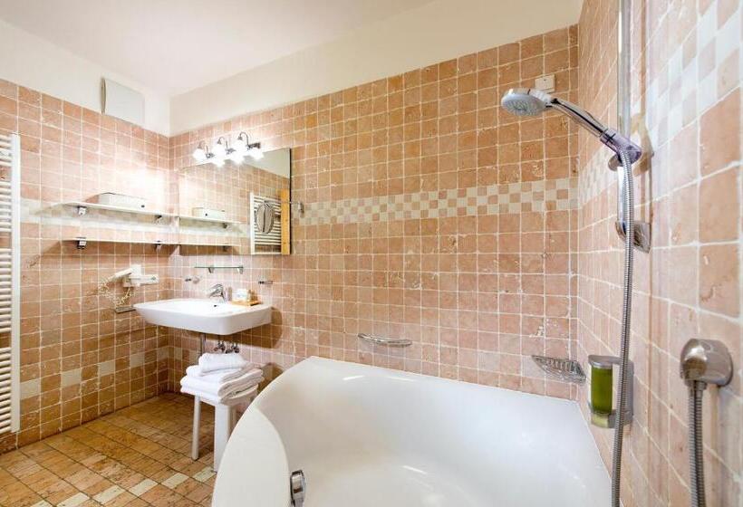 سوییت با چشم‌انداز کوه, Naturhotel Leitlhof