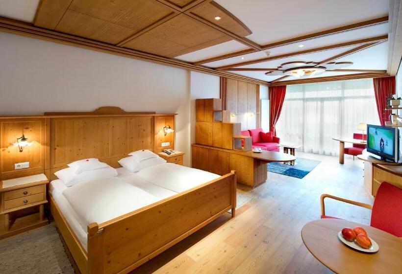 سوییت با چشم‌انداز کوه, Naturhotel Leitlhof