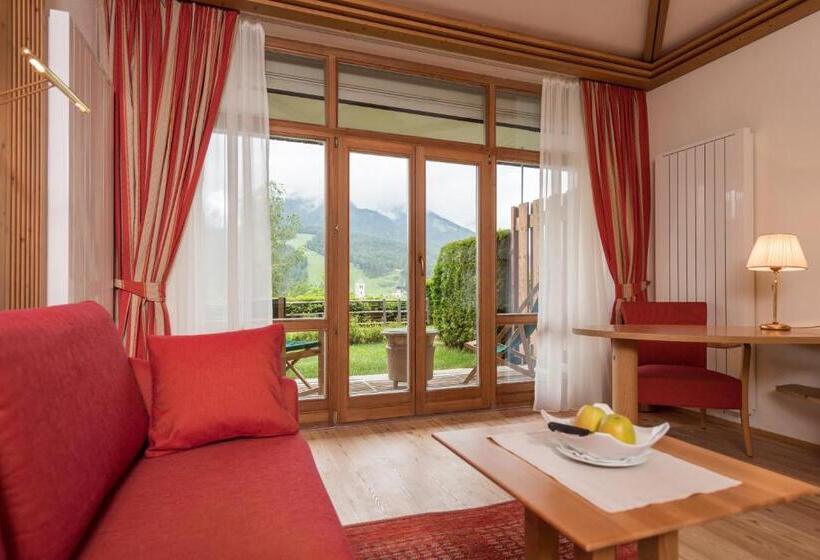 سوییت با چشم‌انداز کوه, Naturhotel Leitlhof