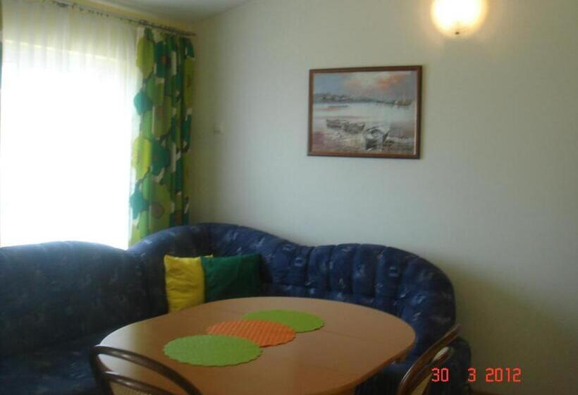 آپارتمان 1 خوابه با بالکن و چشم‌انداز دریا, Aparthotel Pecic
