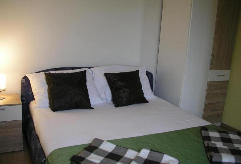 آپارتمان 1 خوابه با بالکن و چشم‌انداز دریا, Aparthotel Pecic