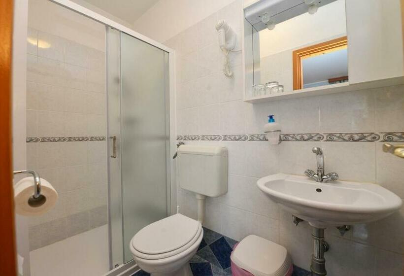اتاق استاندارد, Bed And Breakfast Julia