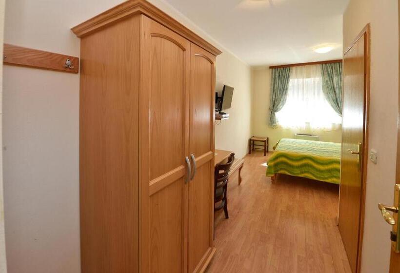 اتاق استاندارد, Bed And Breakfast Julia
