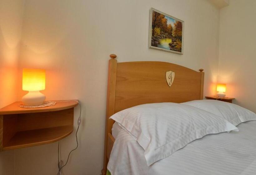 اتاق استاندارد, Bed And Breakfast Julia