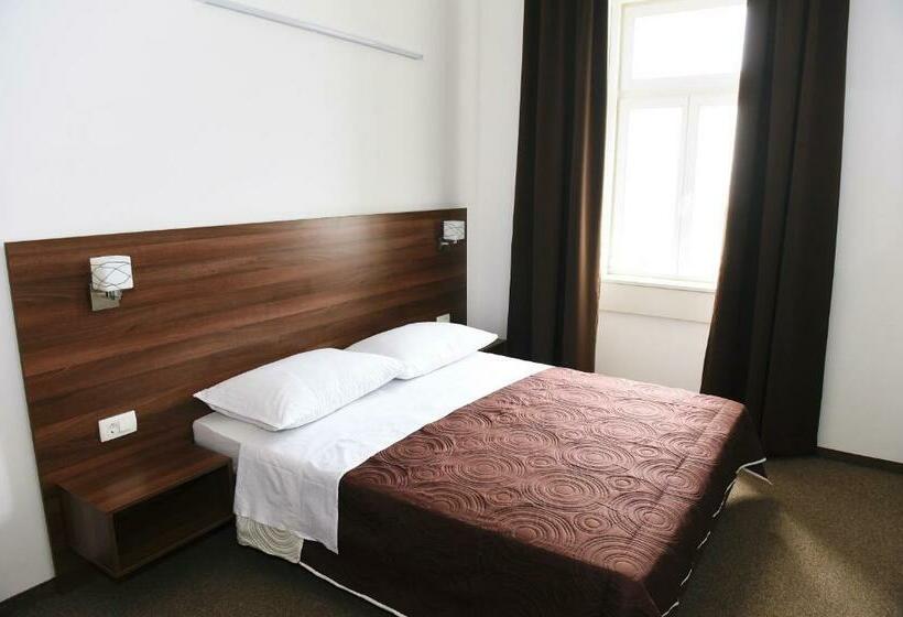 اتاق استاندارد با چشم‌انداز دریا, Riva Rooms
