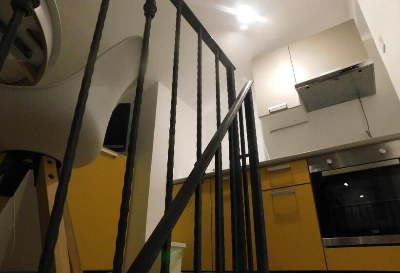 آپارتمان 1 خوابه با بالکن و چشم‌انداز دریا, Gina Bed & Breakfast
