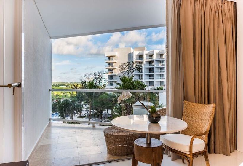 سوئیت جونیور با تخت بزرگ, Dreams Karibana Cartagena Golf & Spa Resort   All Inclusive