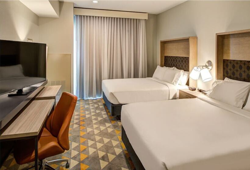 Suite Adaptada para personas con movilidad reducida, Holiday Inn  & Suites Houston West  Katy Mills